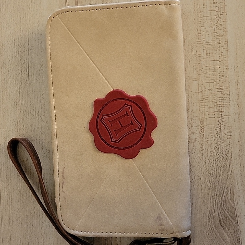 Harry Potter Hogwarts Letter with Crest Seal Wallet/Wristlet